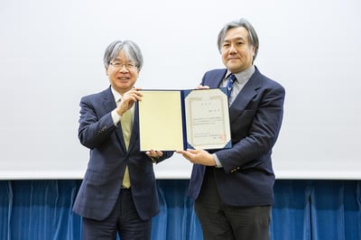 20250306_研究科長表彰_001_海野先生